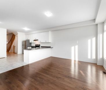 For Lease - 84 Fortis Crescent, Bradford West Gwillimbury, Ontario - Photo 5