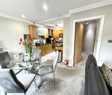 2 bedroom flat to rent - Photo 3