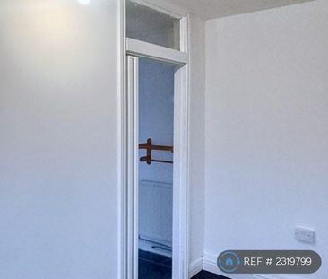 2 bedroom end of terrace house to rent - Photo 6