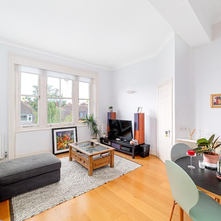 Belsize Park Gardens, Belsize Park, London - Photo 1