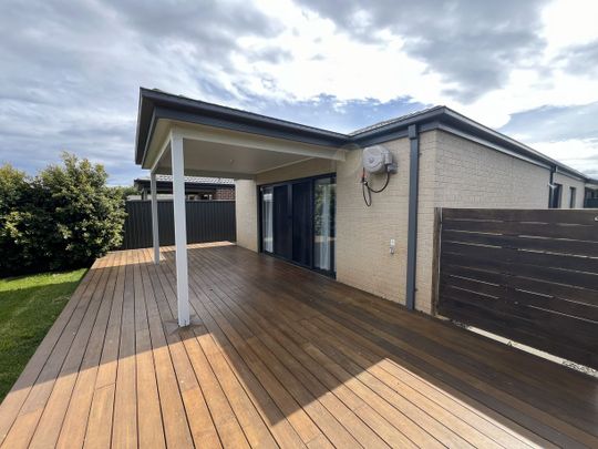 Modern, Low-Maintenance Home in a Prime Family Location! - Photo 1