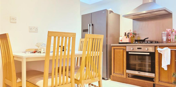 6 bedroom terraced house to rent - Photo 2