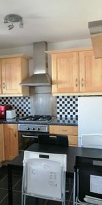 3 bedroom flat share to rent - Photo 3
