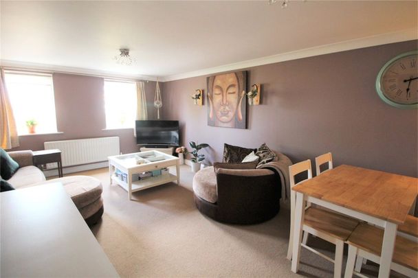 2 Bedroom - Bastins Close, Park Gate - Photo 1