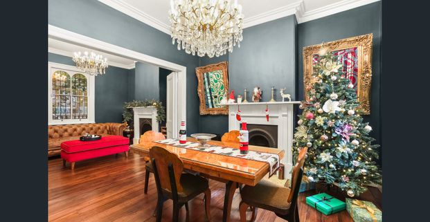 Terrace in desirable position with private courtyard - Photo 1