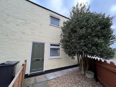 1 bedroom semi-detached house to rent - Photo 2