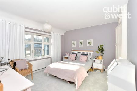 3 bedroom semi-detached house to rent - Photo 4