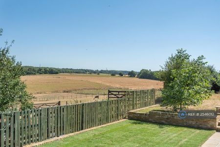 4 bedroom detached house to rent - Photo 5