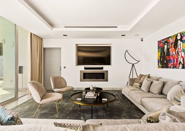 Luxury Villa for rent in Marbella Del Este, Andalusia