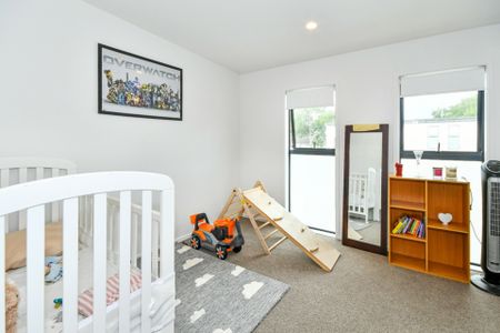 Low Maintenance 2 Bedroom Family Home - Photo 3