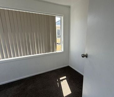 Charming 2BR Home in Manurewa - Photo 4