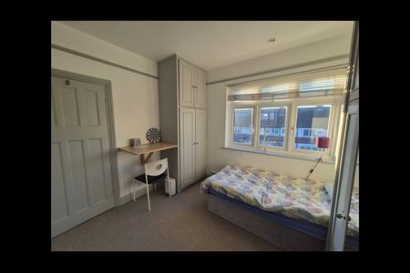 Room in a Shared House, Glennie Road, SE27 - Photo 2