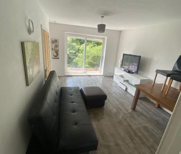 4 bedroom flat share to rent - Photo 2