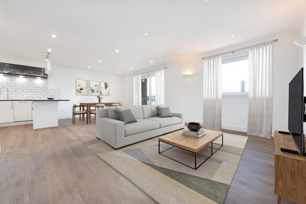 2 bedroom flat to rent - Photo 1