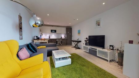 2 bedroom flat to rent - Photo 2