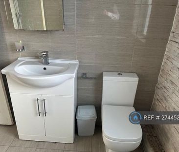 4 bedroom terraced house to rent - Photo 3