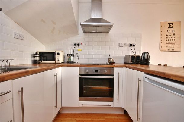 Romana Court, Sidney Road, Staines-upon-Thames, Surrey, TW18 4QJ - Photo 1