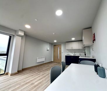 5 Bed Cluster Flat - Photo 2