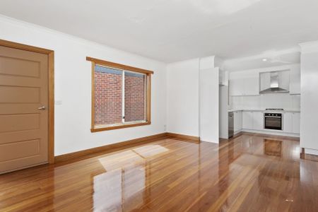 3 bed 2 bath townhouse on edge of Geelong CBD - Photo 3