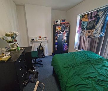 4 bedroom terraced house to rent - Photo 5
