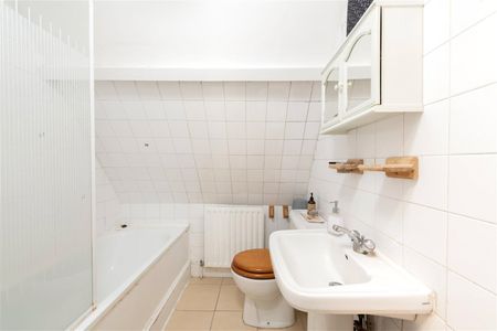 Streatham High Road, Streatham, SW16, London - Photo 2