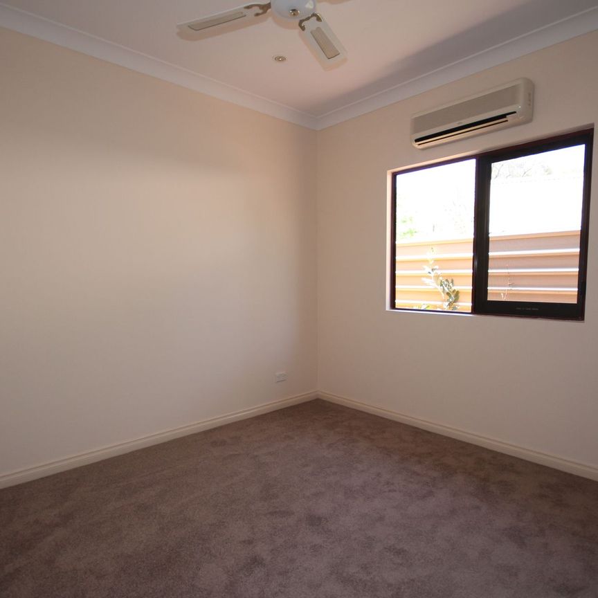 2/5 Warburton Street, 0870, East Side Nt - Photo 1