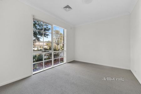 6 Tintern Rise, Glen Waverley - Photo 4