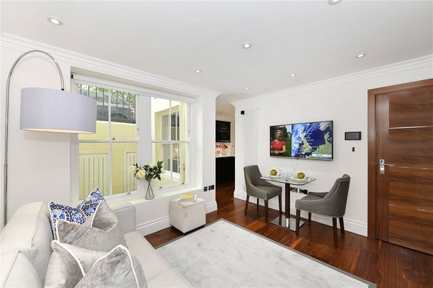 Contemporary One Bedroom Apartment on Garden Square - Photo 1