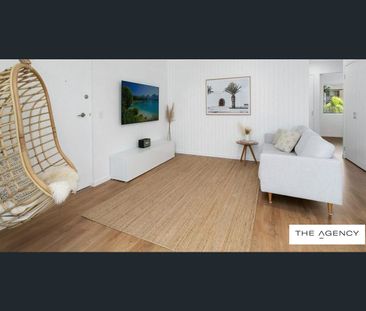 LIGHT FILLED BEACHSIDE APARTMENT - Photo 1