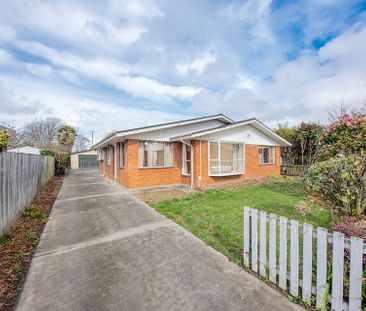 Spacious home in well sought after location. - Photo 1