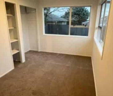 PAPAKURA, 2 BEDROOMS - Photo 4