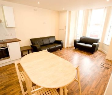 Flat 1, 24 Cromwell Road, BT7, Belfast - Photo 3