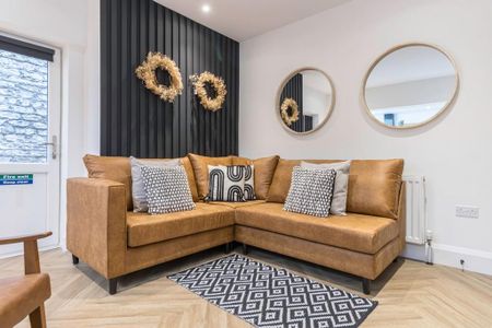 1 bedroom in a house share to rent - Photo 4