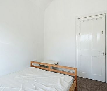 Fantastic 4 Bedroom Student Property - Photo 6