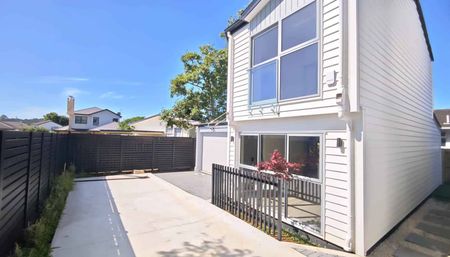 Brand New 3 Bedroom, 2.5 Bathroom in Beach Haven - Photo 4