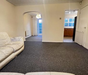 4 bedroom semi-detached house to rent - Photo 4