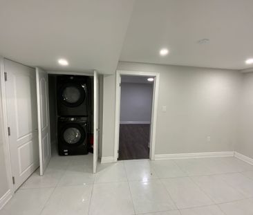 For Lease - 923 Guinness Crescent Unit# B, Barrhaven, Ontario - Photo 3