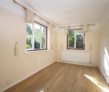 3 bedroom bungalow to rent - Photo 2