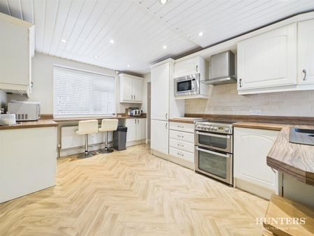 1 bedroom Bungalow To Let - Photo 5