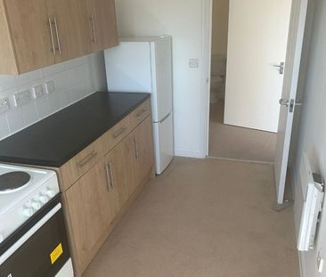 2 Bed Flat, Barker House, HA3 - Photo 4