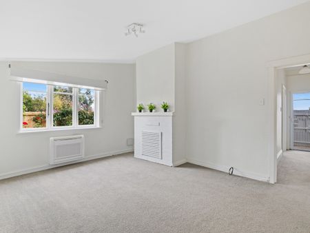 38 Browne Street West Hobart TAS 7000 Australia - Photo 3