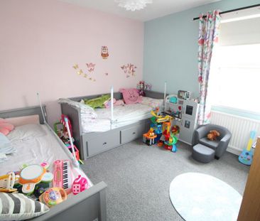 2 bedroom end of terrace house to rent - Photo 4