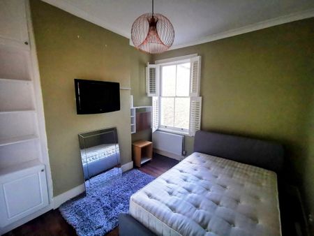 3 Bed Flat, Holmewood Gardens, SW2 - Photo 4