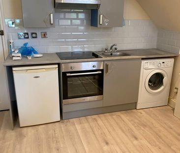 Studio Flat, Mount Nod Road, SW16 - Photo 1