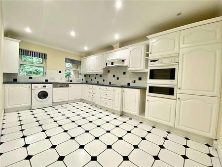 Grove Park, Wilderton Road West, Poole, BH13 - Photo 5