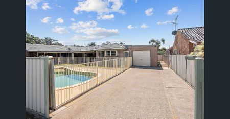 ONE BEDROOM GRANNY FLAT! - Photo 3