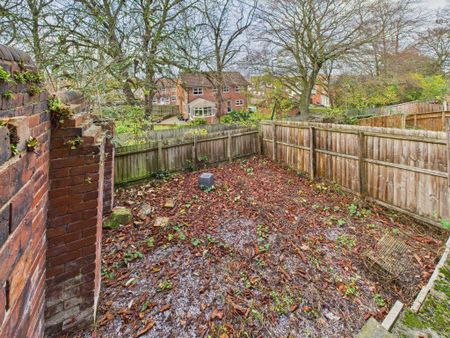 2 bedroom terraced house to rent - Photo 4