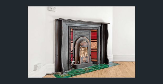 Freestanding house in premier lifestyle pocket - Photo 1