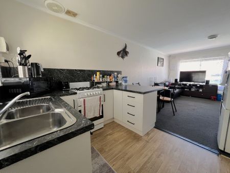 Low Maintenance Living!! - Photo 4