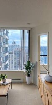 28th Floor, 680 sq. ft 1 bed, 1 bath, 1 den - Photo 1